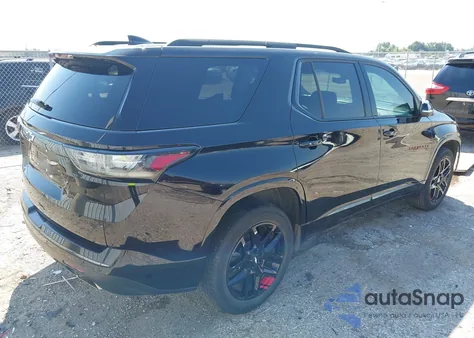 2021 Chevrolet Traverse Premier z USA, uszkodzony, nr VIN 1GNERKKW2MJ263431